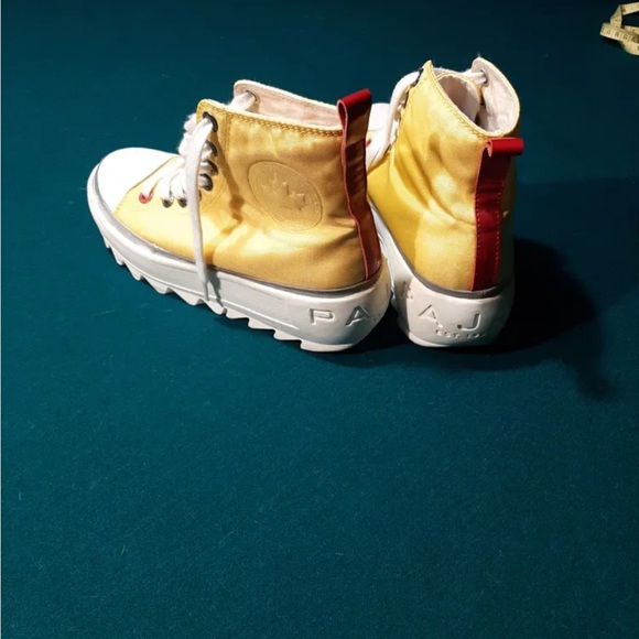 Pajar booties (not warm) size 7 - Picture 4 of 5